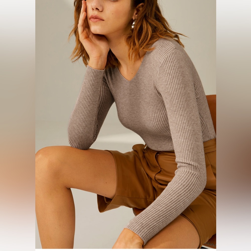 Cotton Clouds Ribbed Pullover Sweater

Color: LightKhaki
Size: M